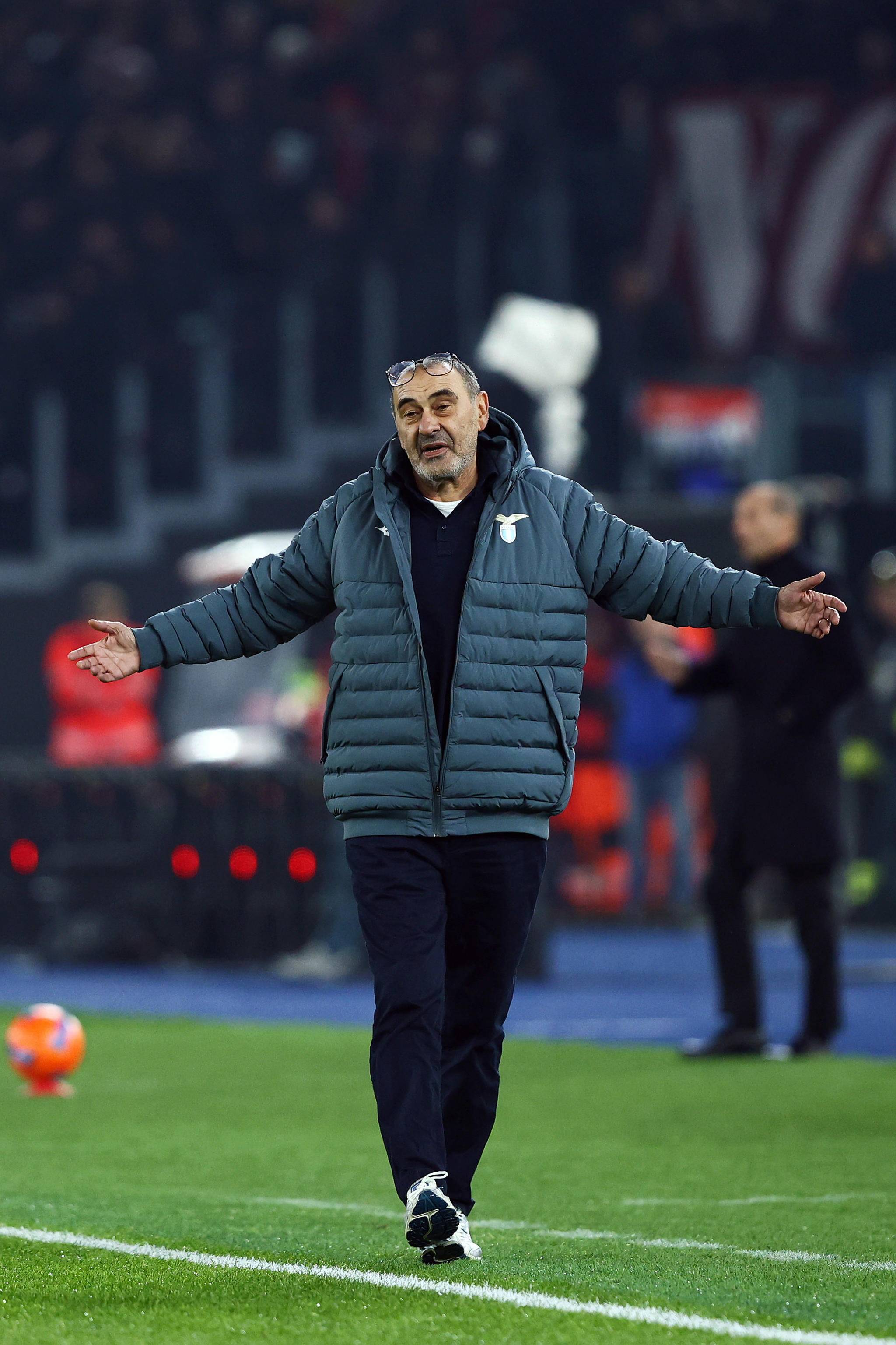 从转会期斯图加特调整名单以备欧超杯到国际比赛日北京国安备战意大利杯，窗口期AC米兰单刀错失的简单介绍